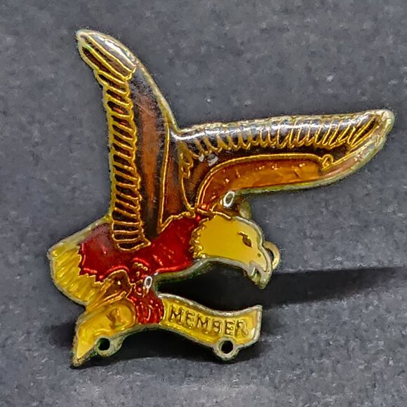 Vintage Flying Eagle - 1 MEMBER - Lapel Enamel Pin Badge - Picture 1 of 4